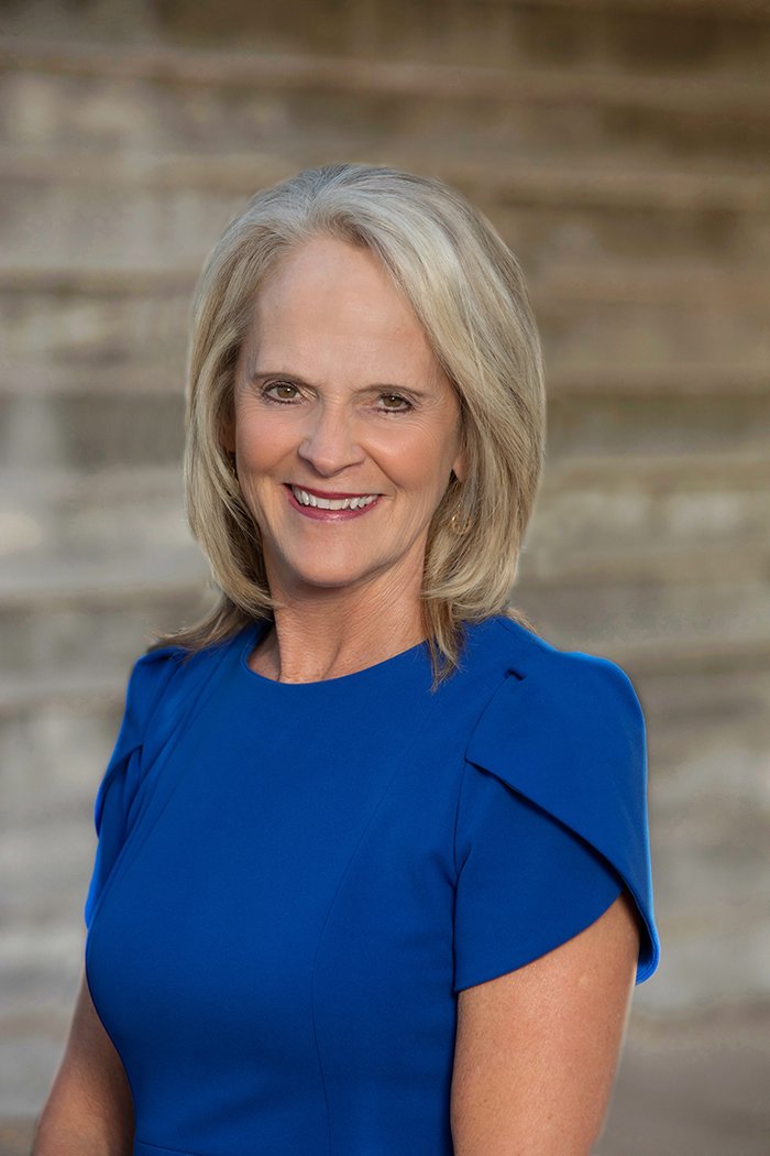 Sue Picture for web lighter 2